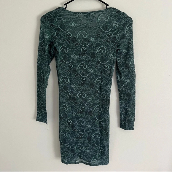 1 🧡 Aritzia Talula Sheer Lace Long Sleeve Dress - Picture 2 of 3